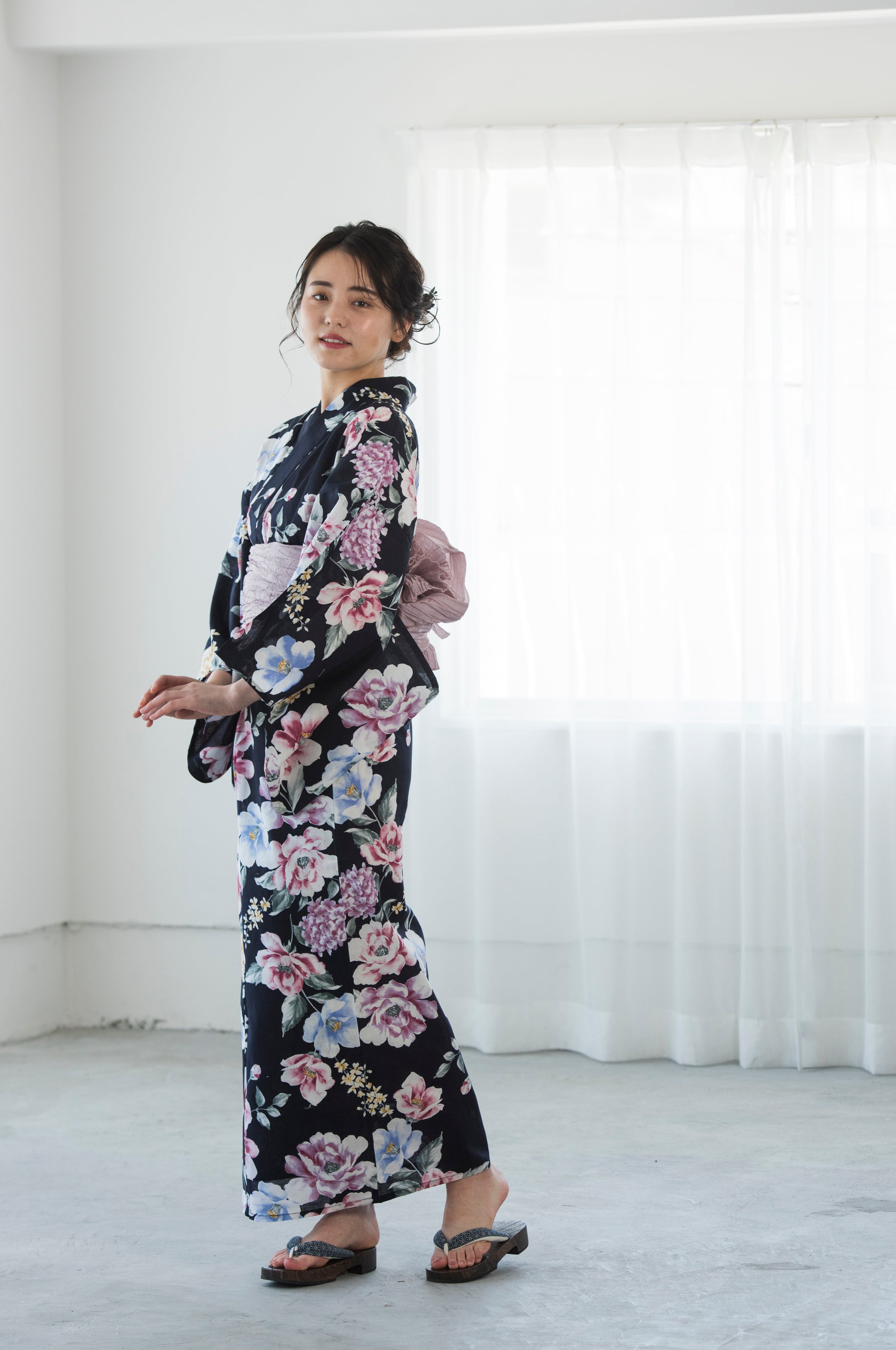 Rady 浴衣 リゾフラ　黒　フラワー　花柄 Rady - Radyトロピカルフラワー柄 浴衣 帯セット ピンク 紫