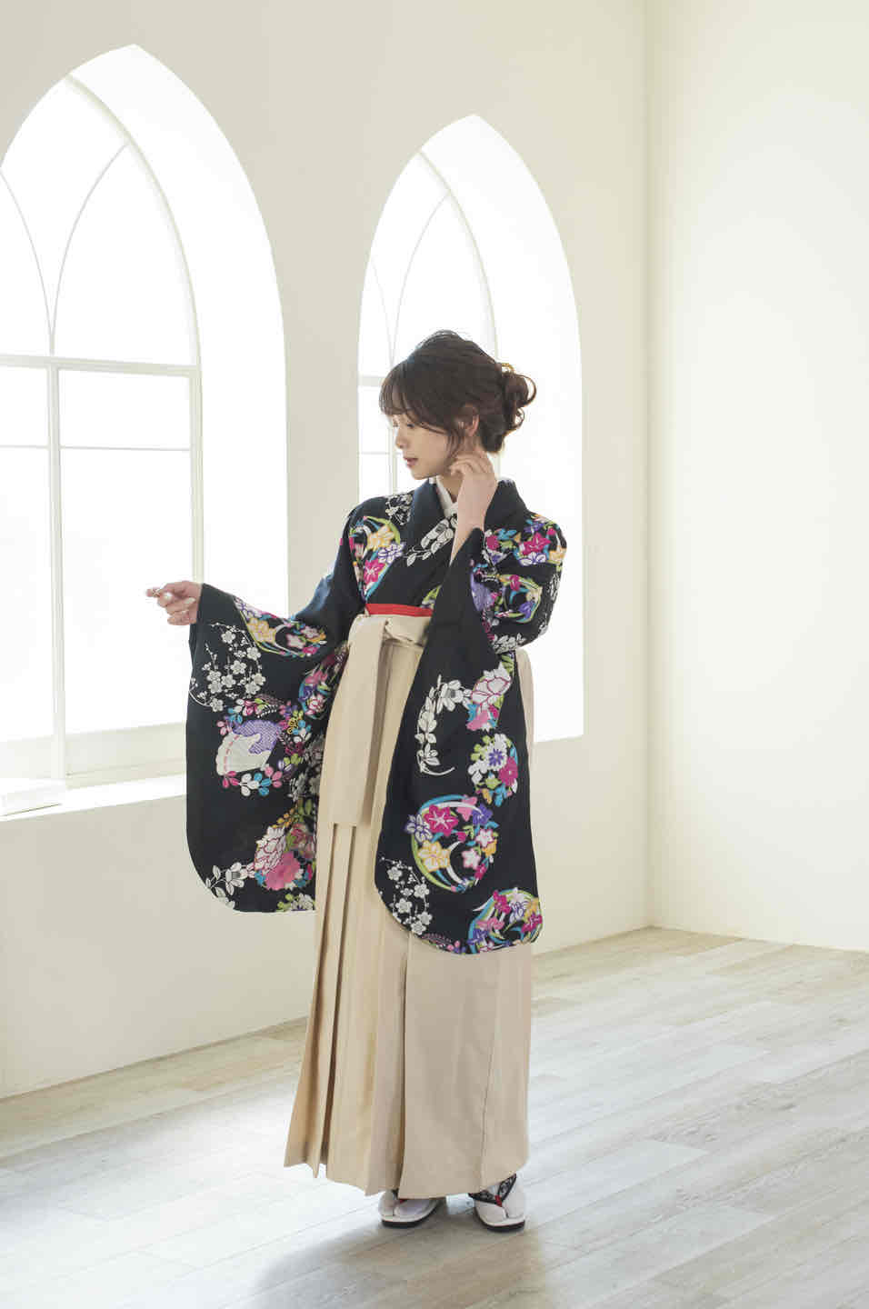 袖丈約76cm袴セット(千鳥格二尺袖着物・バイカラー袴) 卒業式 黒 白 - 着物